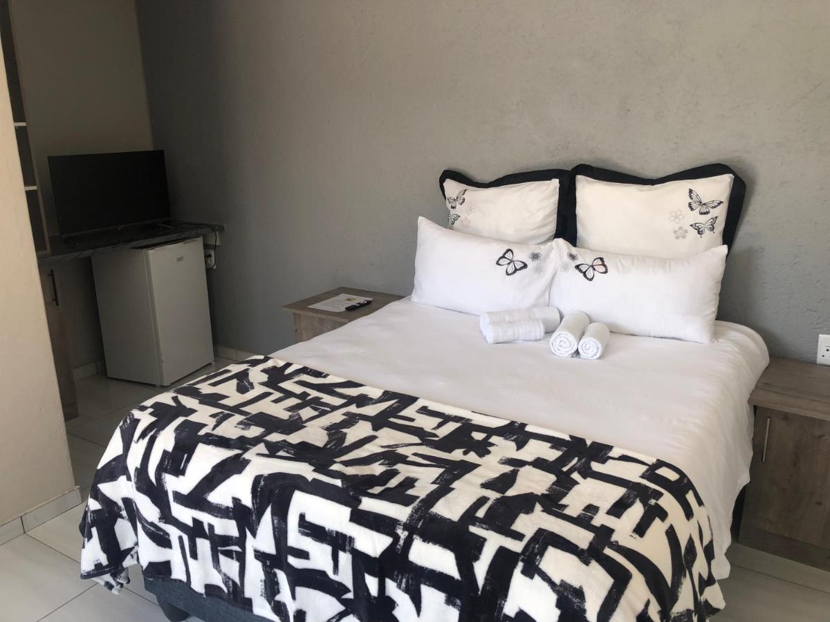 The Nest Overnight And Accommodation Usakos Exterior foto